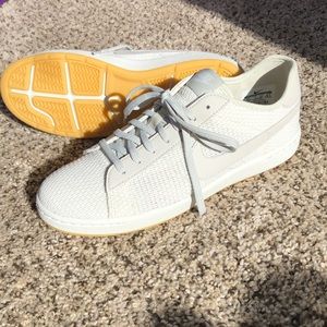 COPY - NEW NIKE TENNIS CLASSIC ULTRA